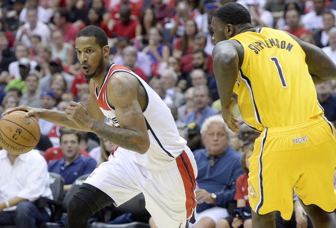 Basquete NBA - Indiana Pacers x Washington Wizards, Travor Ariza e Lance Etephenson (Foto: EFE)