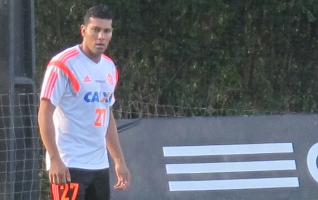 tudo
novo de
novo (Thales Soares)