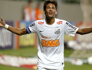 Neymar comemora gol do Santos contra o Cruzeiro (Foto: Pedro Vilela / Ag. Estado)