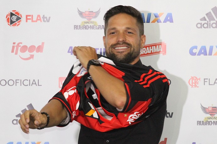 Diego apresentação Flamengo (Foto: Gilvan de Souza/Flamengo)