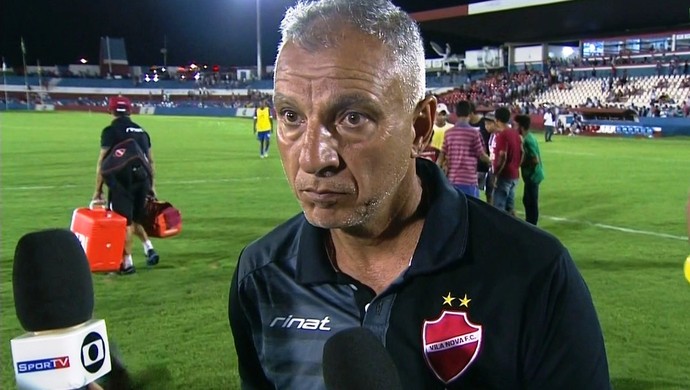 Márcio Fernandes, técnico do Vila Nova (Foto: Reprodução/Premiere)