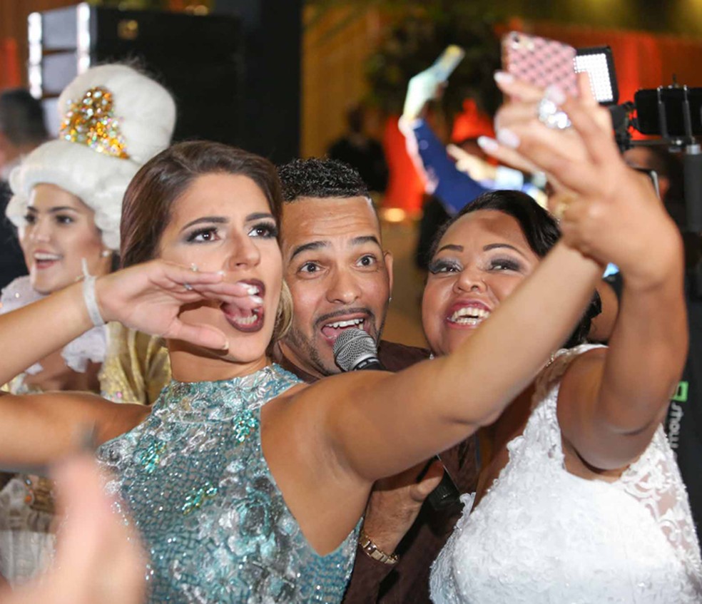 Hora da 'pixxxxxxta' e muitas selfies (Foto: Foto: Johnny Keppk)