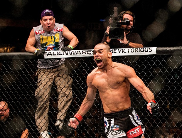 UFC  Eddie Wineland e Renan Barao NÃO USAR NO SPORTV (Foto: Agência Getty Images)