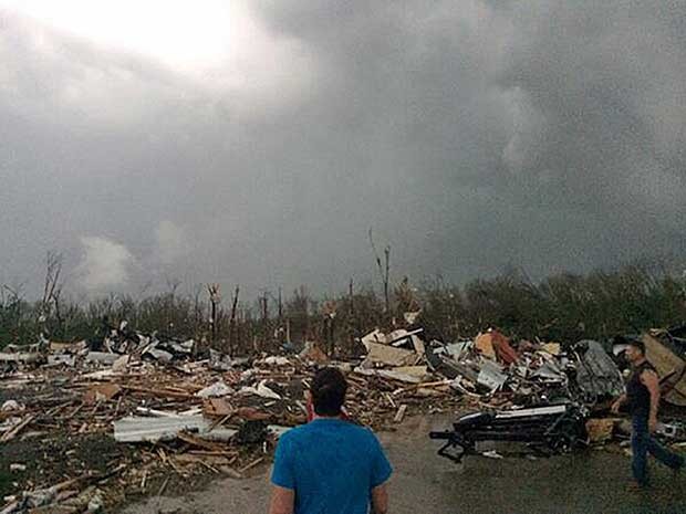 Tornado deixou um rastro de destruição em Mayflower,  (Foto: Cortesia de James Bryant / via AP Photo)