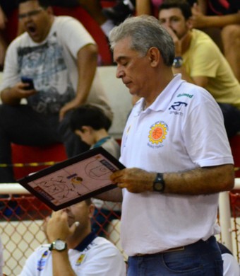 Técnico Luiz Zanon São José Basquete (Foto: Danilo Sardinha/GloboEsporte.com)