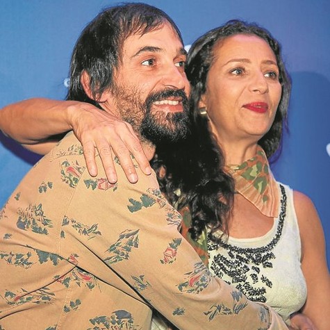 Julio Andrade com Cyria Coentro  (Foto: Sanny Soares)