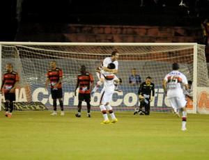 sport x atlético-GO (Foto: Aldo Carneiro/ Pernambuco Press)