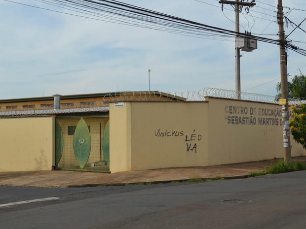 Centro de Educação Infantil Sebastião Martins de Moura, no bairro Vila Albertina, zona norte de Ribeirão Preto (Foto: Gustavo Tonetto/G1)
