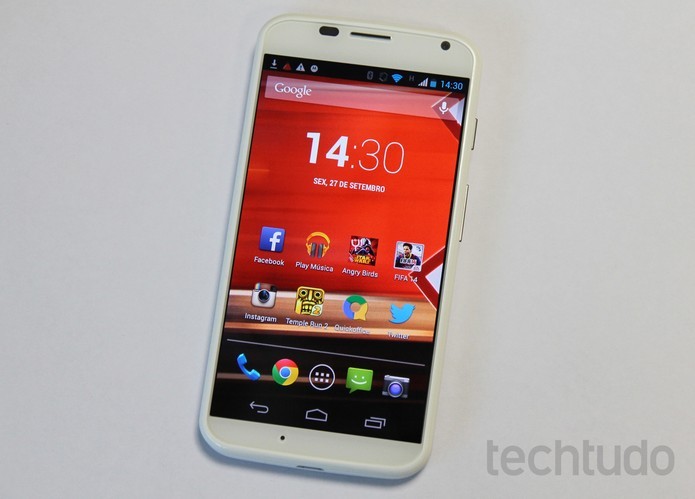 Moto X tem hardware mais avançado do que o iPhone 4S (Foto: Elson de Souza/TechTudo)
