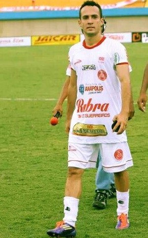 Alexandre, meio-campo contratado pelo São Raimundo (Foto: Reprodução/Facebook Alexadre Santana)
