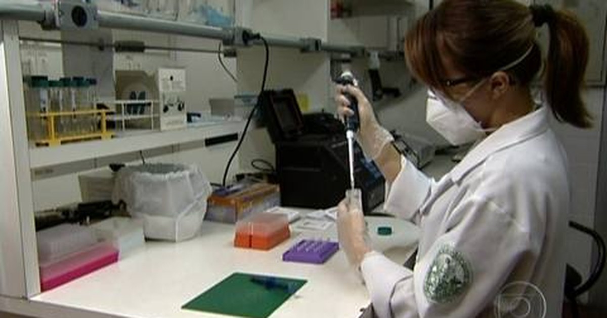 Bom Dia Brasil - Exame de DNA completa 25 anos e está cada vez mais barato