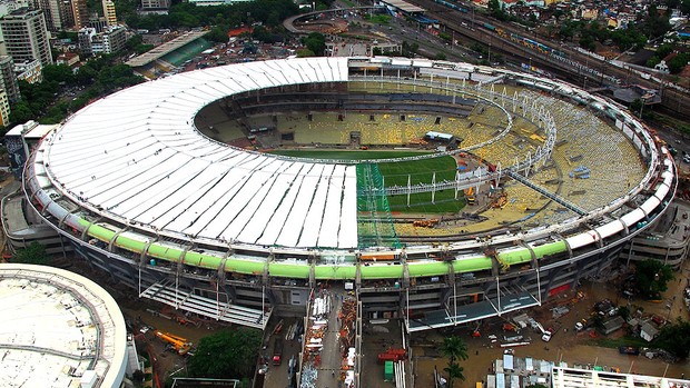 obras cobertura Maracanã Copa 2014 (Foto: Genílson Araújo / Agência O Globo)