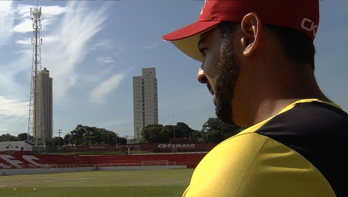 Silva, preparador de goleiros do Vila Nova (Foto: Reprodução/TV Anhanguera)