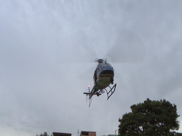 Helicóptero também é usado na ação (Foto: TV Integração/Reprodução) Helicóptero também é usado na ação (Foto: TV Integração/Reprodução)