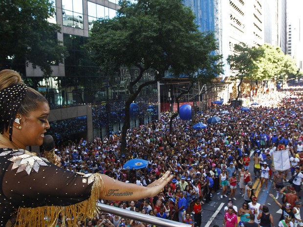 Preta Gil anima bloco no centro do Rio (Foto: Paulo Vitor/G1)