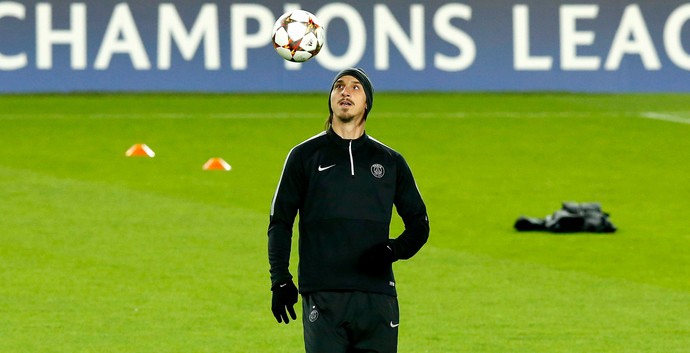 Ibrahimovic PSG Camp Nou (Foto: Reuters)