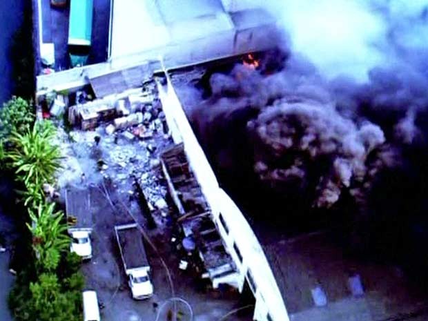 Fogo atinge empresa na Zona Oeste de São Paulo (Foto: Reprodução/TV Globo)