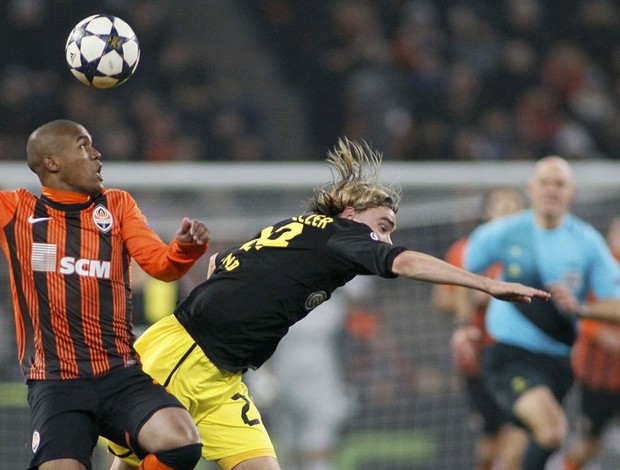 Douglas Costa, Shakhtar x Borussia Dortmund (Foto: Reuters)