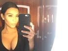 Rainha das selfies, Kim Kardashian faz foto em avião: 'Melhor luz'