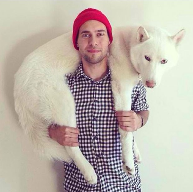 John Stortz com o husky Wolfgang (Foto: John Stortz/Instagram)