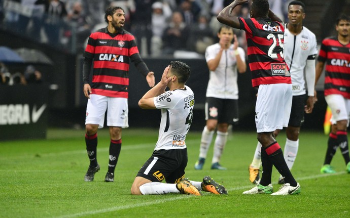 Rizek diz que faltou toque de classe ao Corinthians e faz elogios ao Vitória