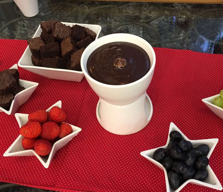 Fondue de Chocolate Doces e sobremesas > Fondue de chocolate Mais Você Receitas Gshow