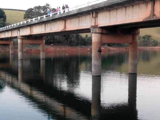 Jovem teria se afogado no Rio Verde em Palmeiral, distrito de Botelhos (MG). (Foto: Corpo de Bombeiros)