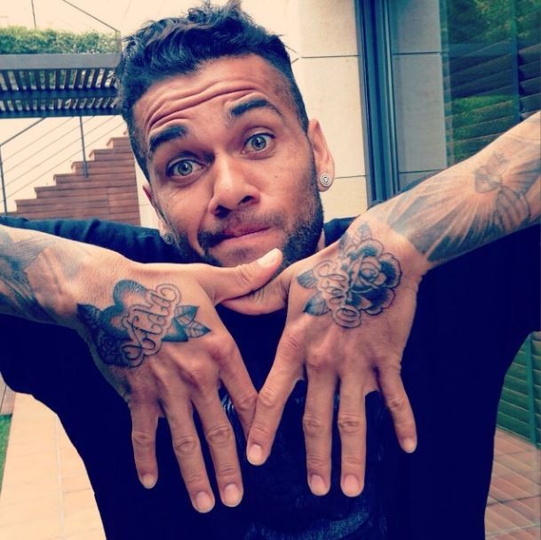 Daniel Alves faz novas tatuagens (Foto: Instagram / Reprodução)