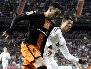 Cristiano Ronaldo no jogo do Real Madrid contra o Valencia (Foto: EFE)