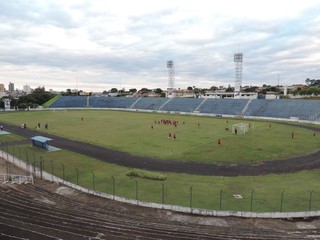 Estádio Sílvio Salles, Catanduva, treino, Oeste (Foto: Sérgio Pais) Estádio Sílvio Salles, Catanduva, treino, Oeste (Foto: Sérgio Pais)