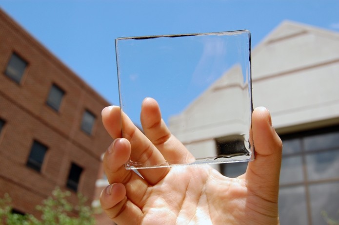 Concentrador solar luminescente transparente (Foto: Divulgação/MSU)