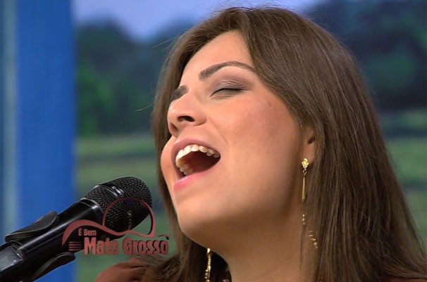 Wanessa Dias vai soltar a voz no especial Dia dos Pais, não perca. (Foto: Reprodução/TVCA)
