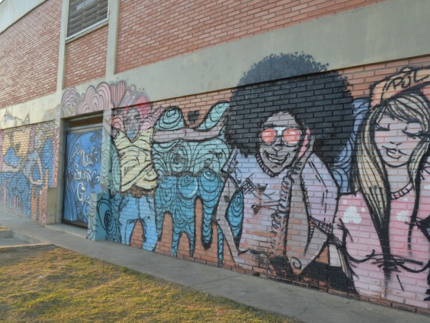 Estudantes de Piracicaba ajudaram direção a criar pinturas (Foto: Thomaz Fernandes/G1)