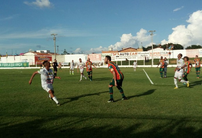 Cordino e Sampaio se enfrentaram na tarde deste sábado no Estádio Leandrão (Foto: Leonilson Mota / Divulgação)