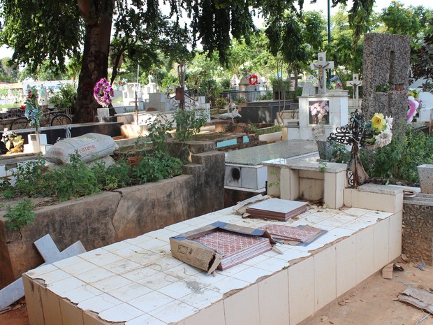 Cemitérios de Teresina não tem mais espaço para novas covas (Foto: Yara Pinho/G1)