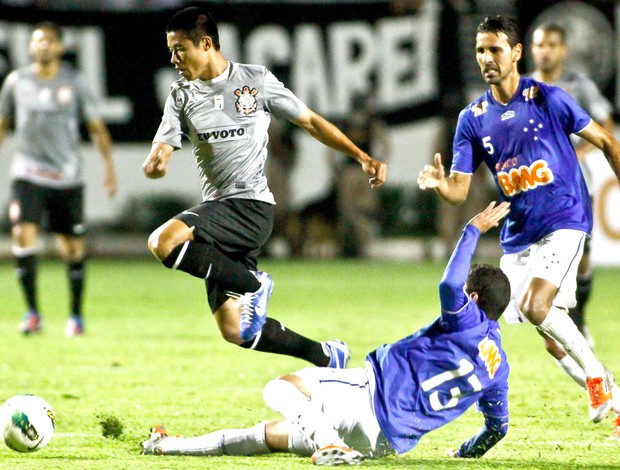 Zizao, Cruzeiro e Corinthians (Foto: Rodrigo Coca / Agência Estado)