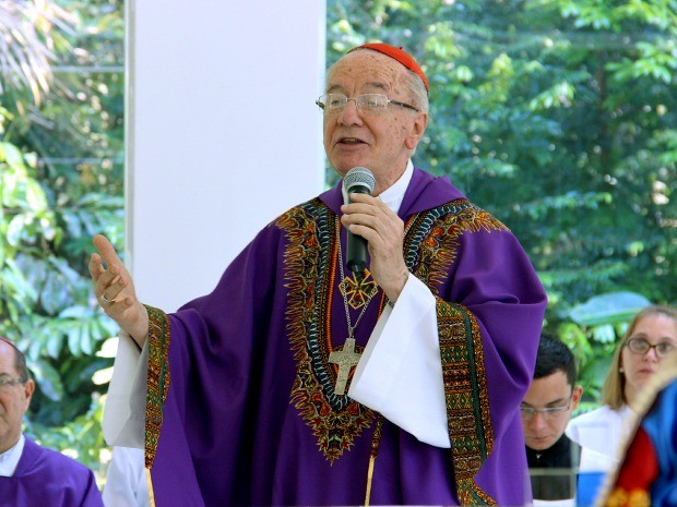 Durante celebração, Dom Cláudio Hummes salientou importância de tornar igreja mais missionária (Foto: Jamile Alves/G1 AM)