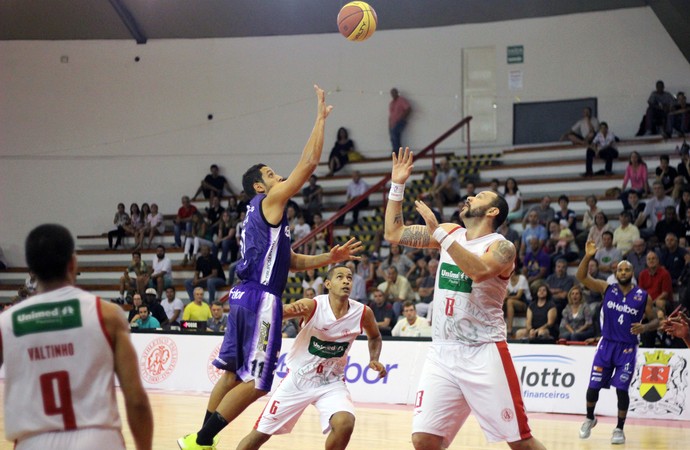 Paulistano x Mogi - Jogo 3 - semifinal paulista de basquete (Foto: Antonio Penedo/Helbor)