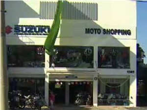 G1 Funcionário De Concessionária Em S José Fica Ferido Em Queda