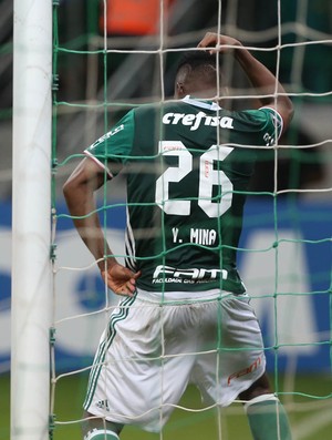 'Armeration' e ensaio com Felipe Melo: Mina se diverte com dança