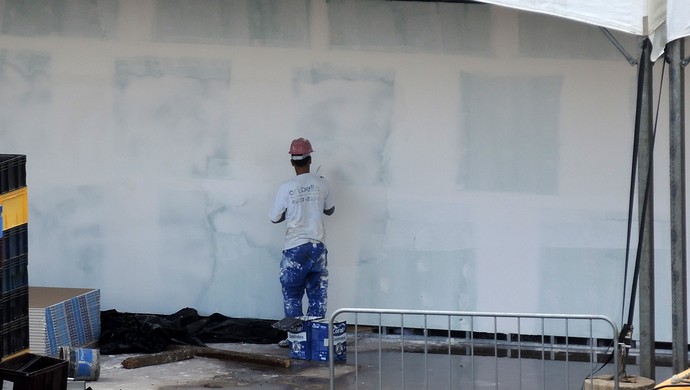 Funcionários apagam cor verde dos estúdios de TV na Arena Corinthians
