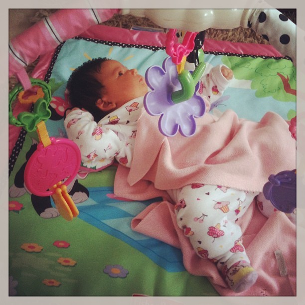 Carol Francischini e a filha (Foto: Instagram/Reprodução)