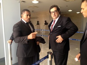 O advogado Luiz Fernando Pacheco, que comanda a defesa do ex-deputado José Genoino (PT-SP), foi retirado do plenário do STF por ordem de Joaquim Barbosa (Foto: Mariana Oliveira / G1)