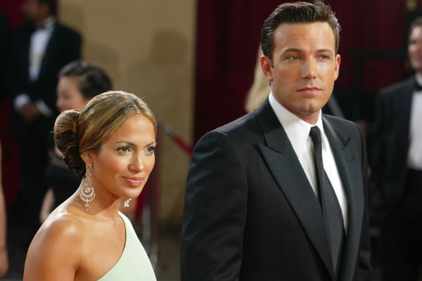 Ben Affleck já revelou que, durante seu relacionamento com Jennifer Lopez, ele se sentia sufocado, infeliz e nojento. (Foto: Getty Images)