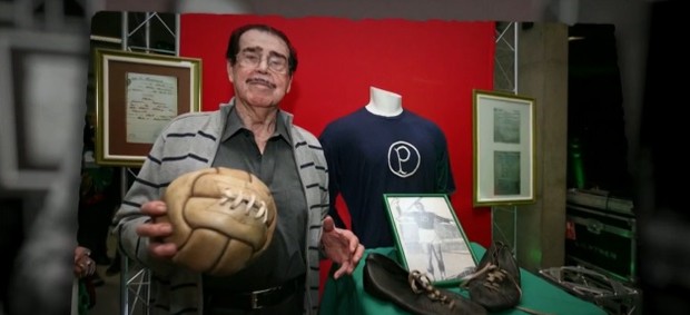 Ídolo do Palmeiras, Oberdan Cattani ganha busto na sede do clube