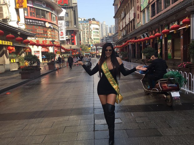 Suzy Cortez na China (Foto: Reprodução/ Instagram)