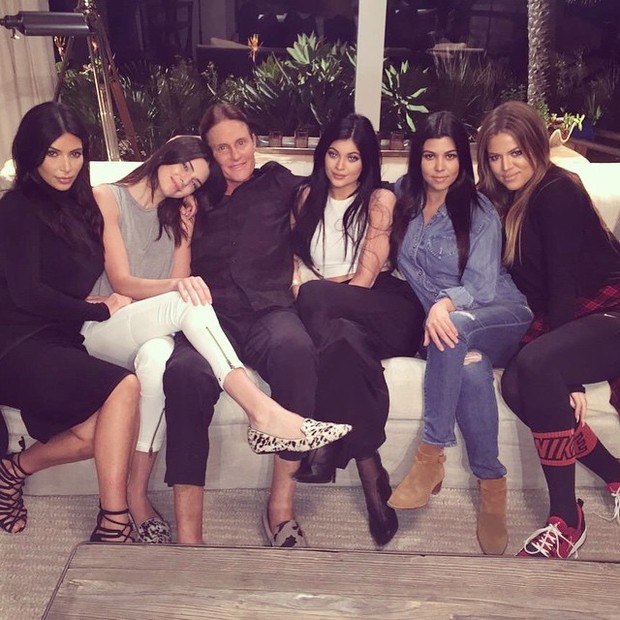 Kim Kardashian, Kendall Jenner, Bruce Jenner, Kylie Jenner, Kourtney Kardashian e Khloé Kardashian (Foto: Instagram/ Reprodução)