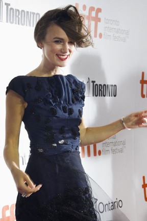 Keira Knightley em première de filme em Toronto, no Canadá (Foto: Fred Thornhill/ Reuters)