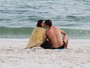 Sol, mar, areia e... cliques. Relembre os melhores flagras de famosos na praia em 2012