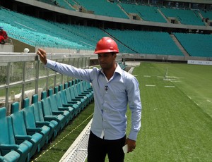 Lateral Ávine em visita à Arena Fonte Nova (Foto: Raphael Carneiro) Lateral Ávine em visita à Arena Fonte Nova (Foto: Raphael Carneiro)